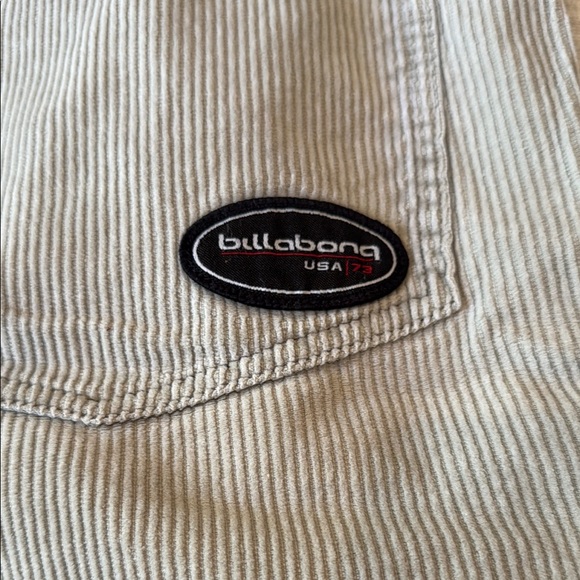 Vintage Billabong Men's Cream Corduroy Shorts - Picture 4 of 4